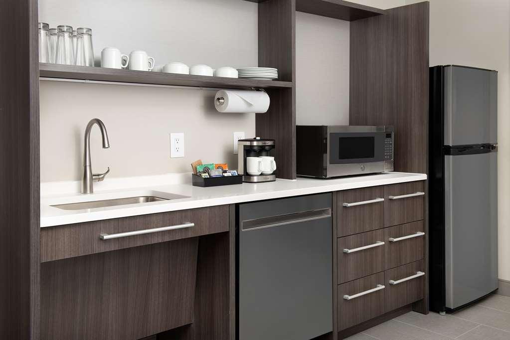 Home2 Suites By Hilton Denver Central Park Room photo
